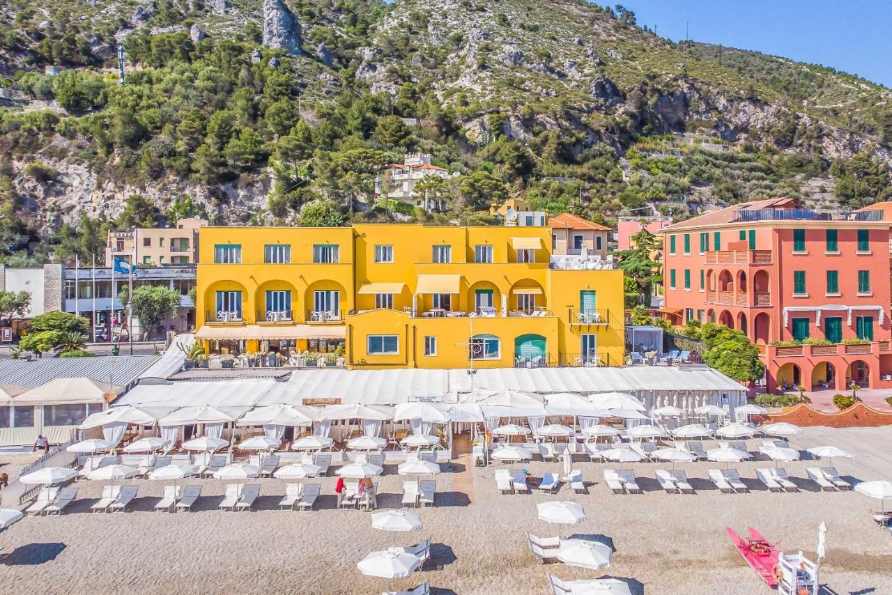 Hotel Albatros Varigotti Exterior foto