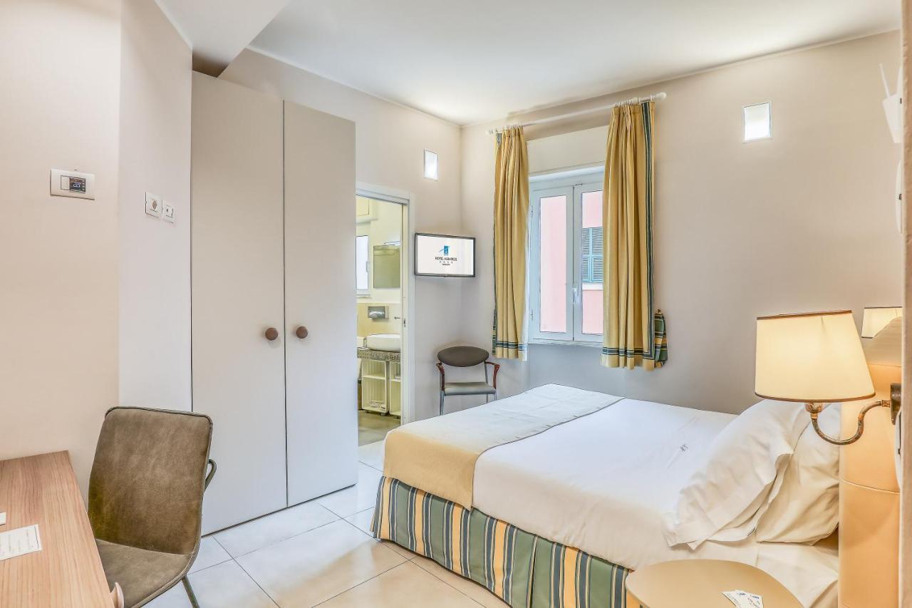 Hotel Albatros Varigotti Exterior foto